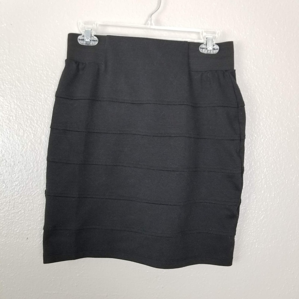 A. Byer Black Tiered Knit Stretchy Mini Skirt L